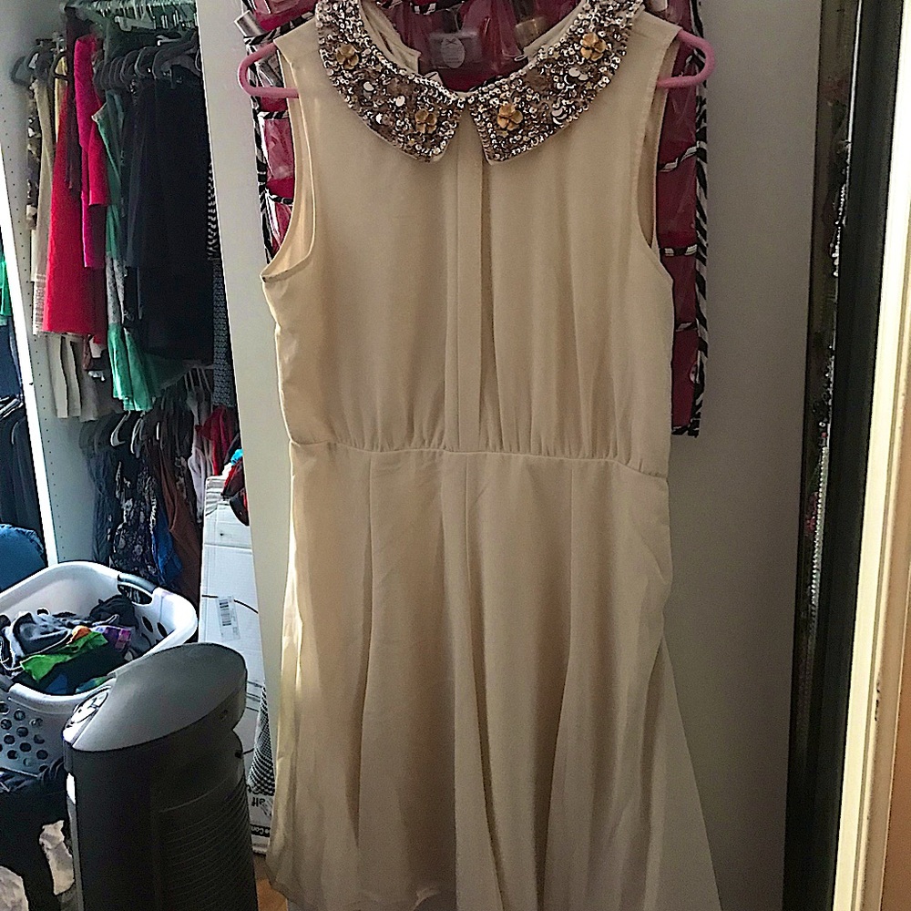 Appliqué collar Macys dress